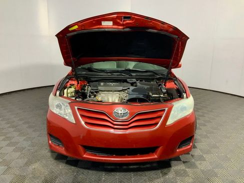Used 2010 Toyota Camry image 4