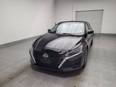 Used 2025 Nissan Altima 2.5 SV FWD image 15