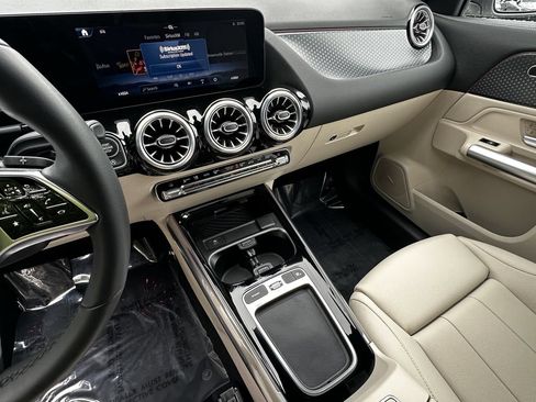 Certified 2025 Mercedes-Benz GLA 250 4MATIC image 31