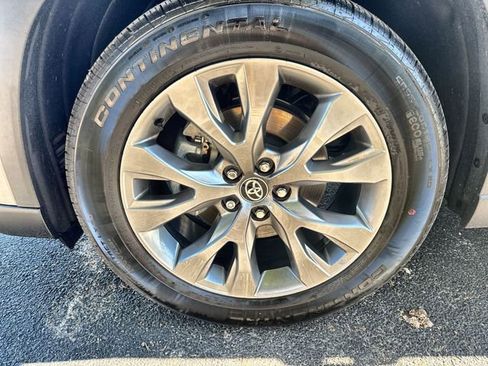 Used 2025 Toyota Grand Highlander AWD Hybrid image 19