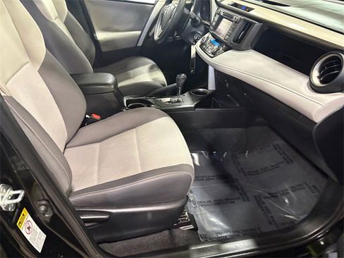 Used 2015 Toyota RAV4 XLE image 11