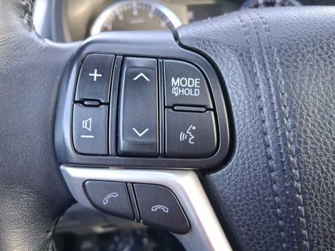 Used 2018 Toyota Highlander Limited Platinum image 21