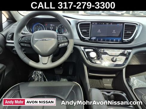 Used 2026 Chrysler Pacifica Limited w/ S Appearance Package FWD image 38