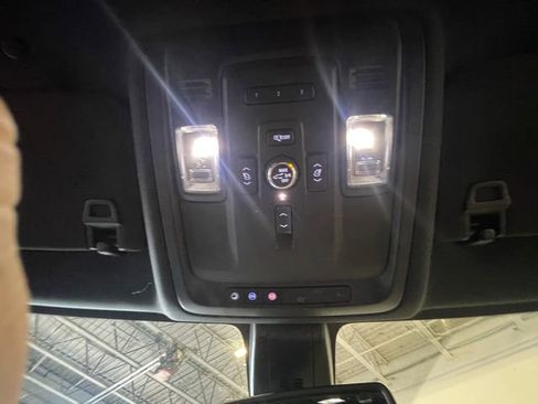 Used 2022 GMC Yukon Denali image 22