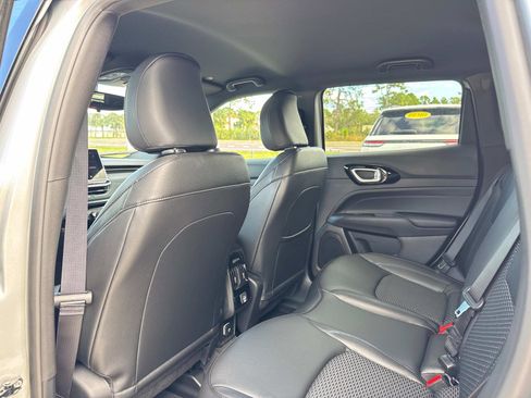 New 2026 Jeep Compass Latitude image 15