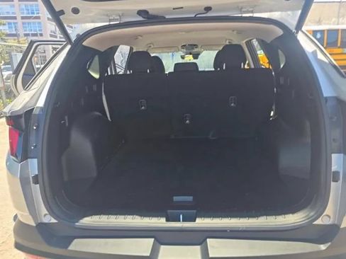 Used 2025 Hyundai Tucson SEL FWD image 8