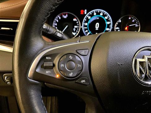 Used 2019 Buick Enclave Avenir w/ Avenir Technology Package image 17