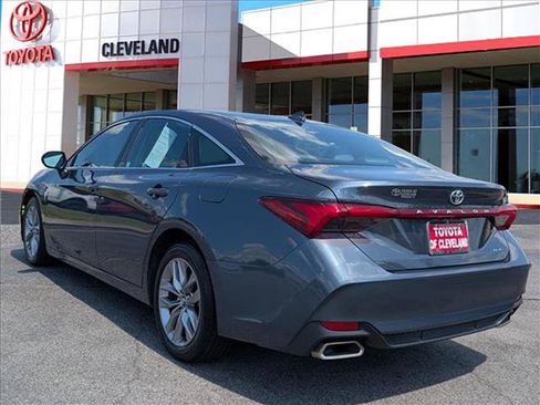 Used 2020 Toyota Avalon XLE w/ Moonroof Package FWD image 4
