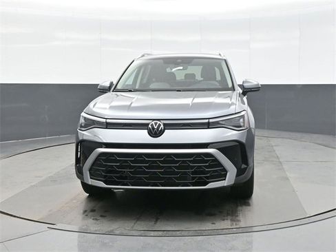 New 2026 Volkswagen Taos SEL image 2