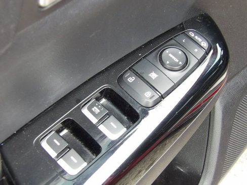 Used 2021 Kia Sportage S w/ S AWD Premium Package image 11