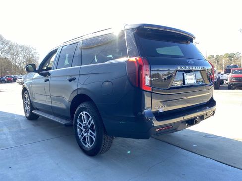 Used 2025 Ford Expedition Active image 10