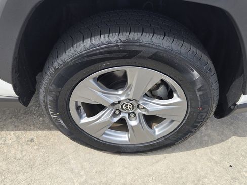 Used 2023 Toyota RAV4 XLE w/ Convenience Package FWD image 12