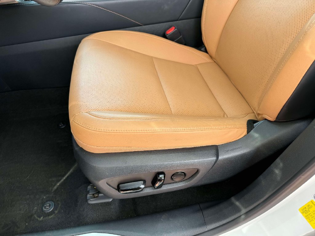 Used 2023 Lexus RX 350 Premium w/ Accessory Package AWD/4WD image 15