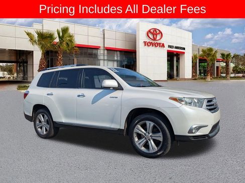 Used 2011 Toyota Highlander Limited w/ Tow Pkg FWD image 2