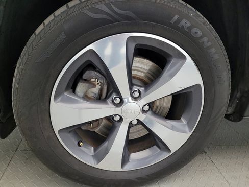 Used 2019 Jeep Cherokee Limited AWD/4WD image 31