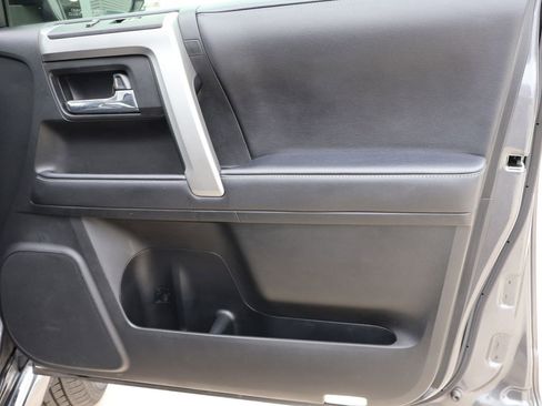 Used 2022 Toyota 4Runner Limited AWD/4WD image 8