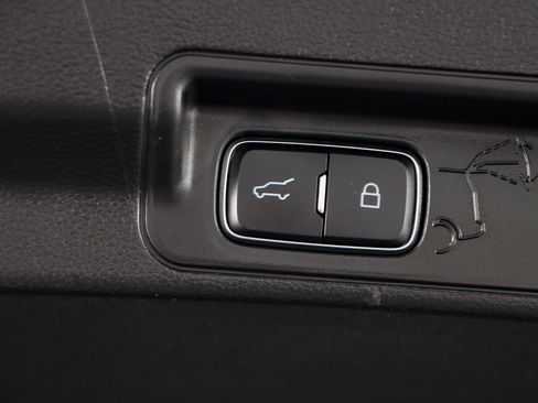 Used 2022 Ford Explorer Limited AWD/4WD image 31