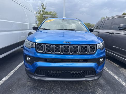 Used 2026 Jeep Compass Latitude AWD/4WD image 3