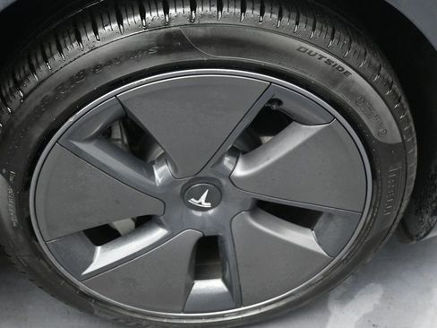 Used 2023 Tesla Model 3 Standard Range image 35