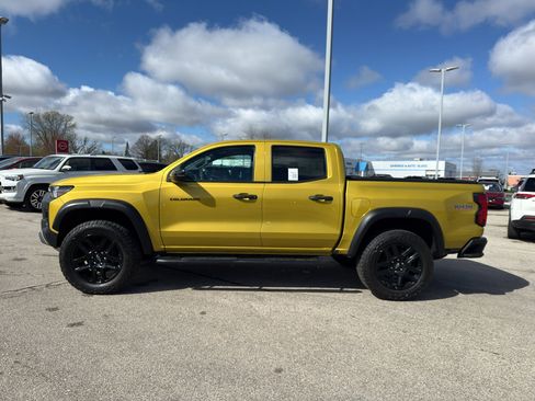Used 2023 Chevrolet Colorado Trail Boss w/ LPO, Skid Plate Package AWD/4WD image 6