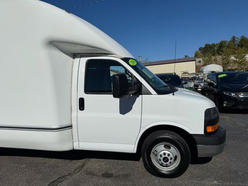 Used 2016 GMC Savana 3500 image 14