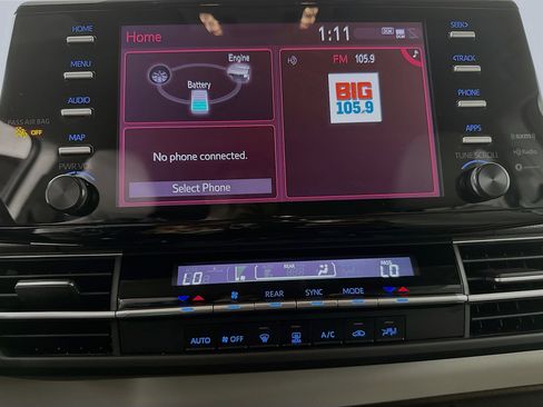 Used 2024 Toyota Sienna LE image 24