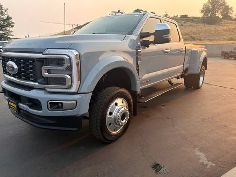 Used 2025 Ford F450 Platinum w/ Platinum Plus Package AWD/4WD image 3