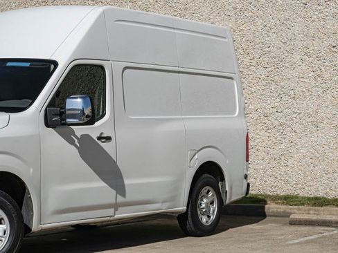 Used 2020 Nissan NV 2500 SV image 6