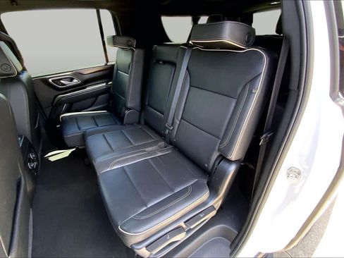 Used 2024 Chevrolet Suburban Premier RWD image 20