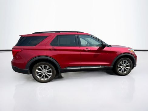 Used 2020 Ford Explorer XLT w/ Equipment Group 202A AWD/4WD image 4