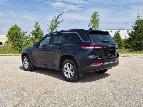 Used 2023 Jeep Grand Cherokee Limited AWD/4WD image 7