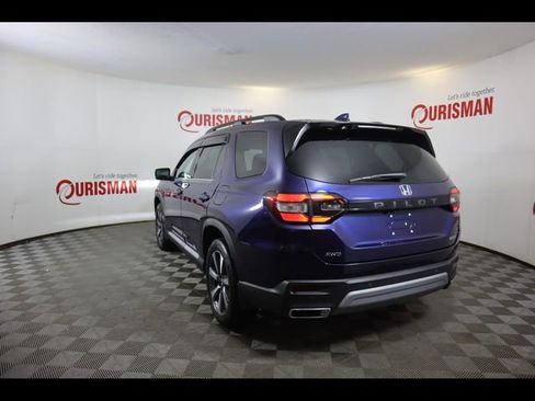 Used 2023 Honda Pilot Touring image 7