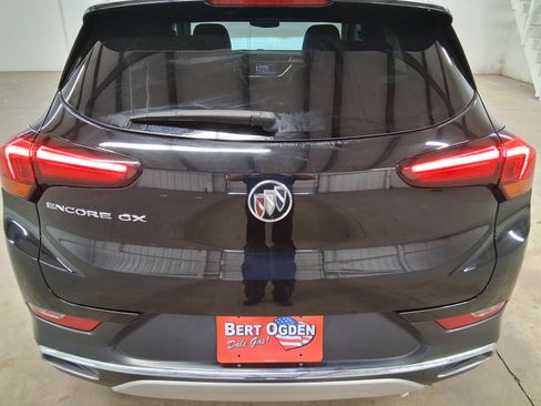 Used 2023 Buick Encore GX Essence w/ Experience Buick Package FWD image 4