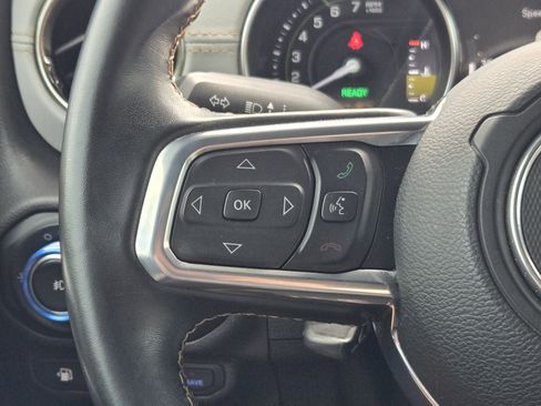 Used 2022 Jeep Wrangler Unlimited Sahara AWD/4WD image 36