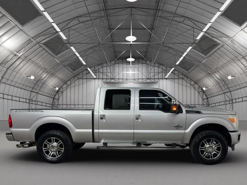 Used 2016 Ford F250 Platinum w/ FX4 Off-Road Package AWD/4WD image 7