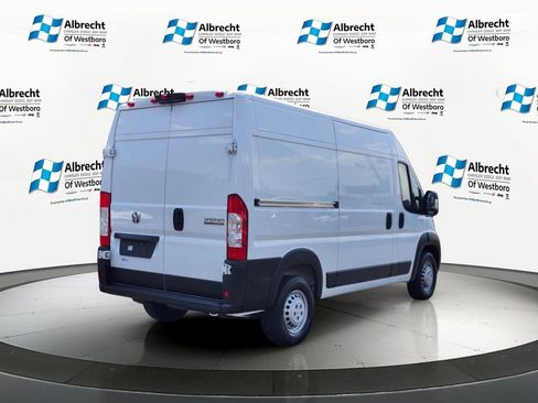 Used 2024 RAM ProMaster 2500 w/ Convenience Group FWD image 5