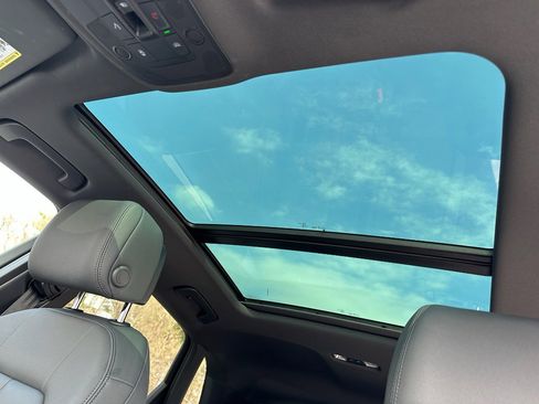 Used 2025 Audi Q3 2.0T Premium image 26