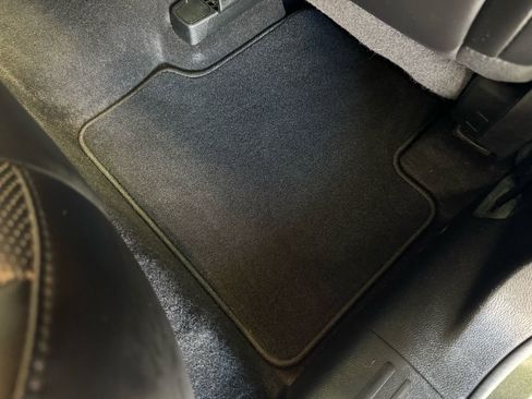 Used 2019 Jeep Cherokee Limited AWD/4WD image 29
