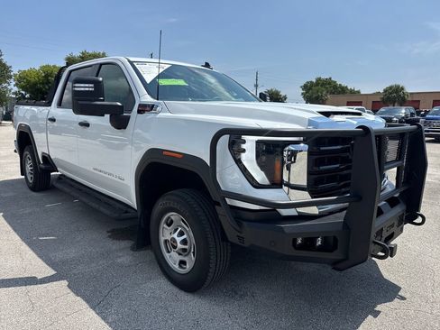 Used 2024 GMC Sierra 2500 Pro AWD/4WD image 1