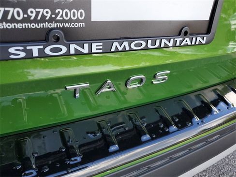 New 2025 Volkswagen Taos SE image 8
