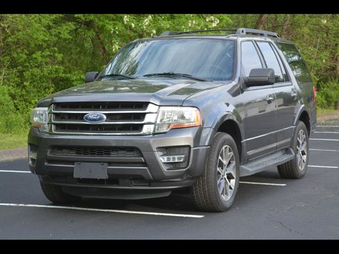 Used 2017 Ford Expedition XLT w/ Equipment Group 202A image 1