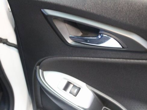 Used 2022 Chevrolet Malibu LT image 11