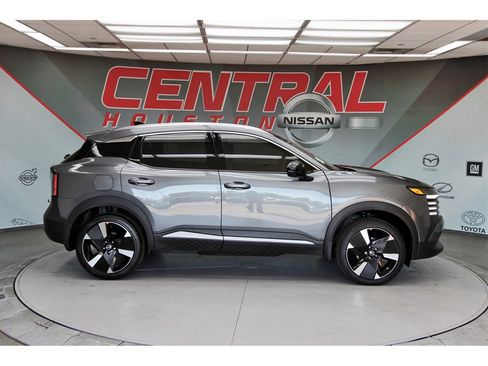 New 2026 Nissan Kicks SR w/ SR Premium Package image 5