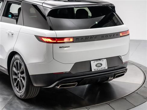 New 2025 Land Rover Range Rover Sport SE image 29