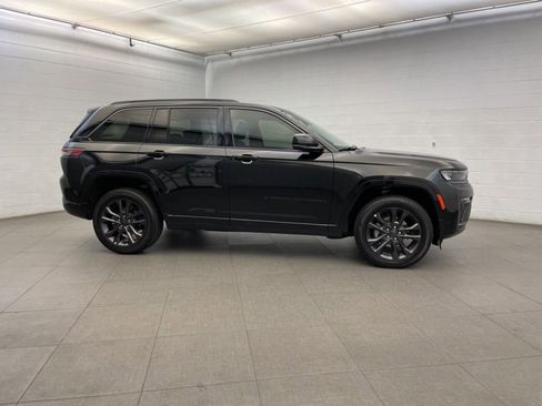 New 2026 Jeep Grand Cherokee Limited image 2