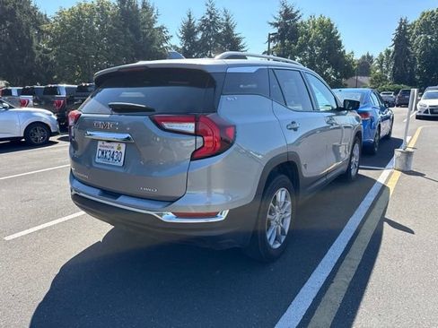 Used 2024 GMC Terrain SLT AWD/4WD image 3
