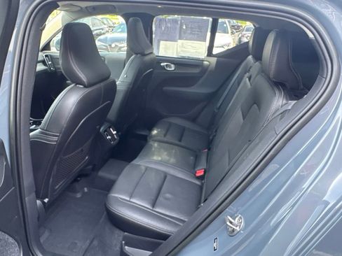 Used 2023 Volvo XC40 B5 Plus AWD/4WD image 49