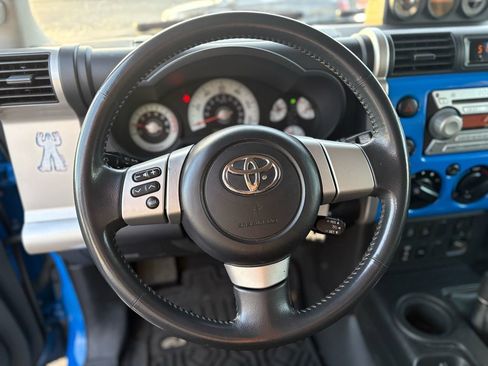 Used 2007 Toyota FJ Cruiser image 13