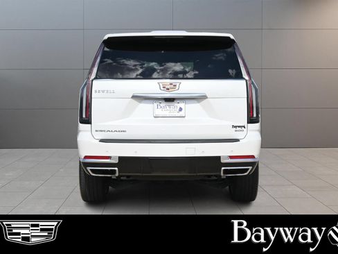 Certified 2025 Cadillac Escalade Premium Luxury w/ LPO, Floor Liner Package AWD/4WD image 7