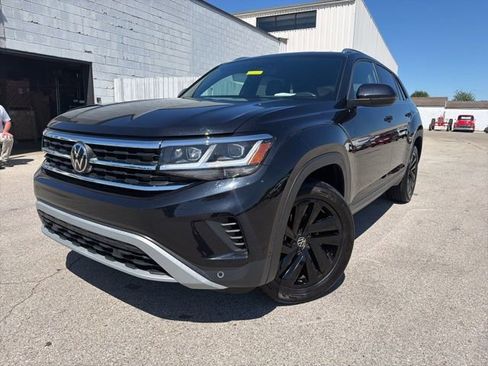Used 2023 Volkswagen Atlas Cross Sport SE FWD image 1